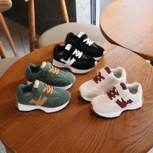 أحذية رياضية عالية الجودة مصممة كاجوال للفتيان . High Quality Designer Casual Boys Girls Mesh Breathable
