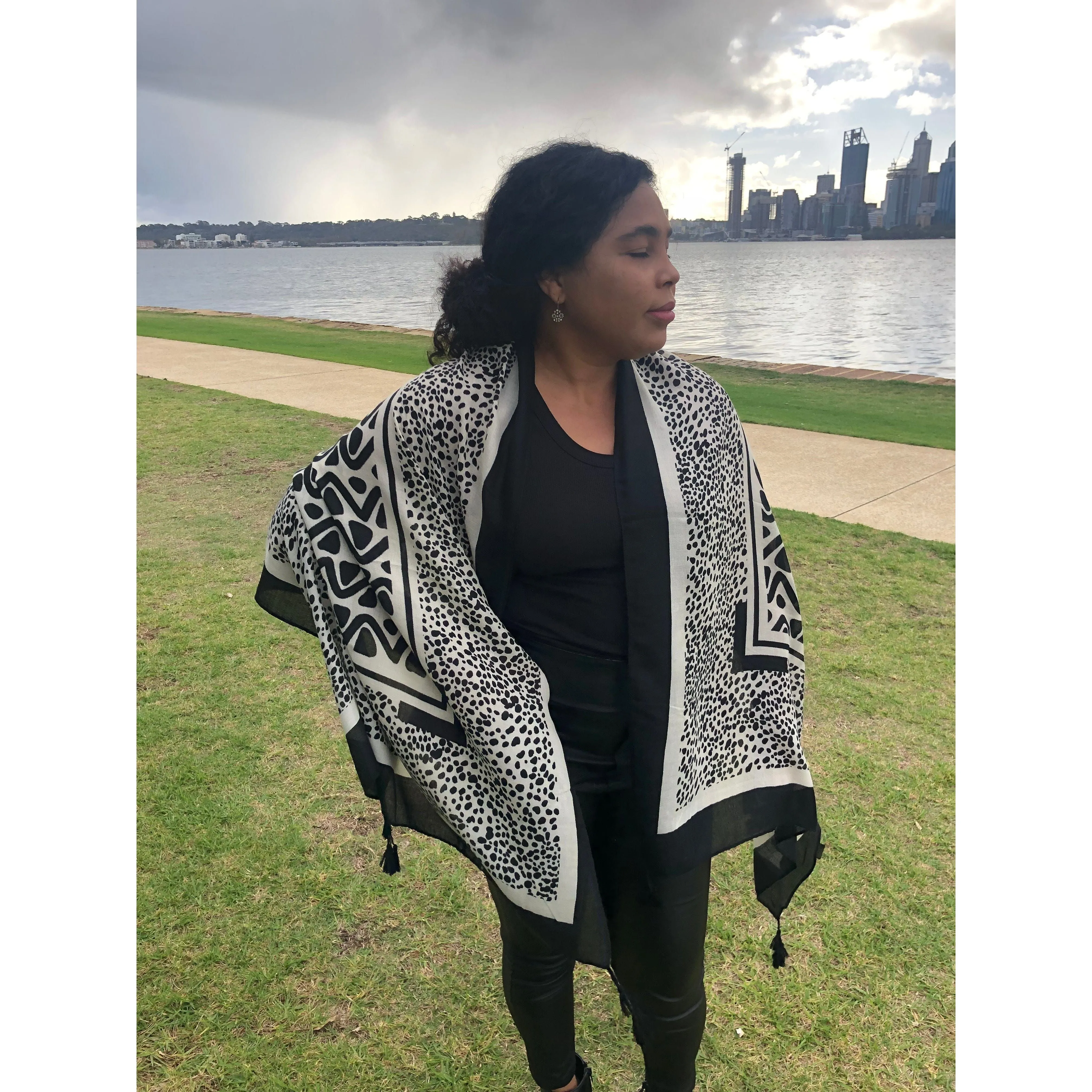 💥 Scarf - Black White Print Contemporary - Animal