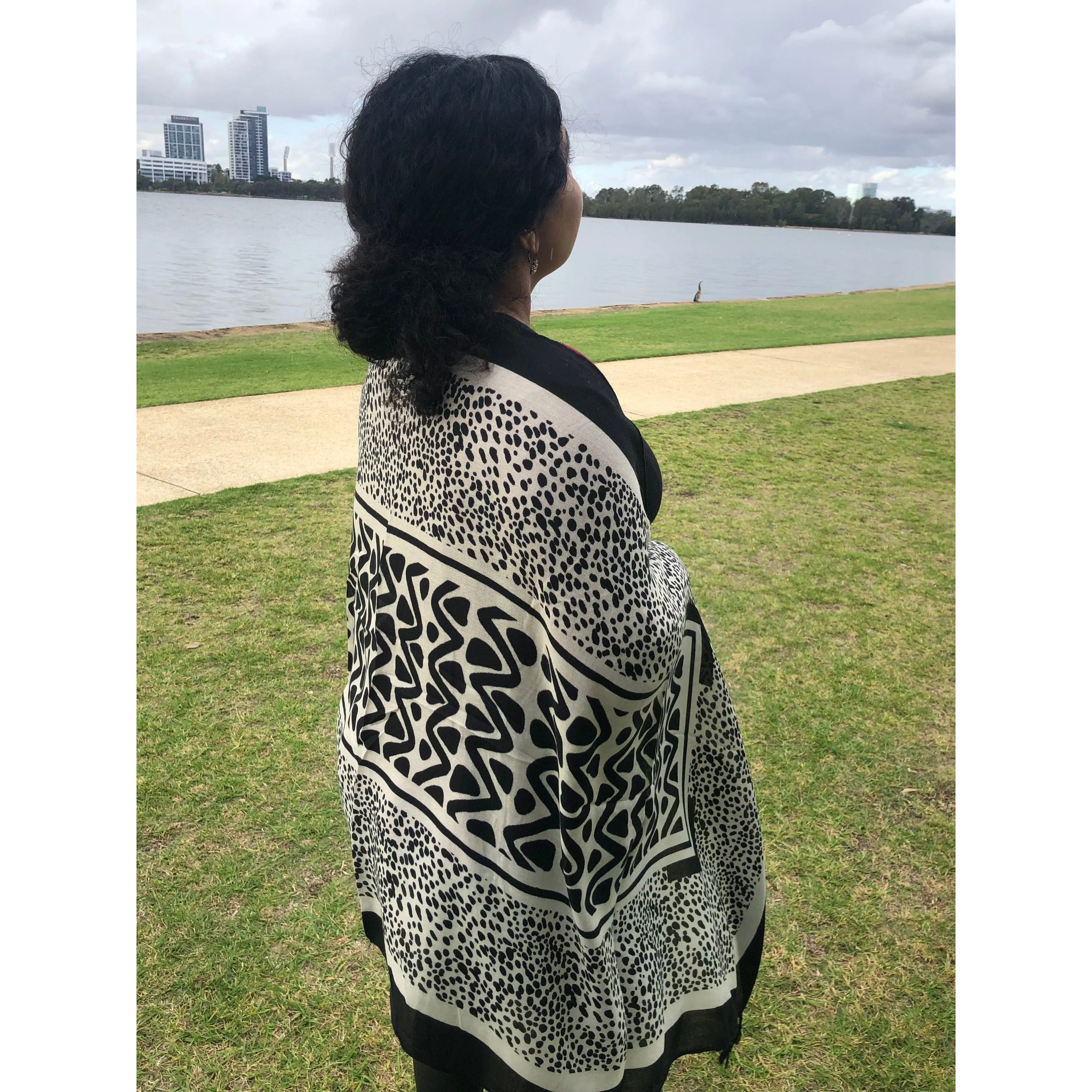 💥 Scarf - Black White Print Contemporary - Animal