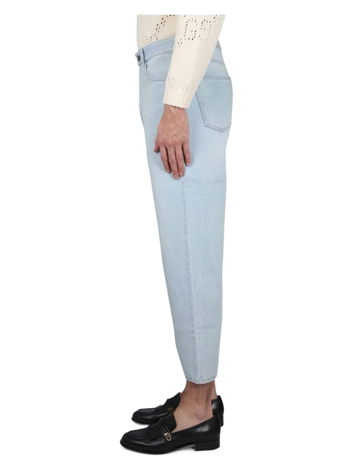 CLOSE-FITTING DENIM PANTS