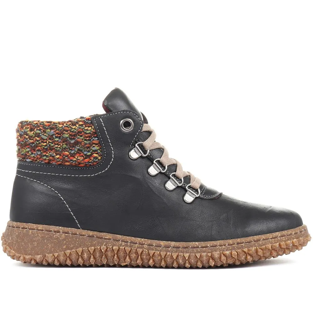 Leather Ankle Boots - HAK32015 / 319 263