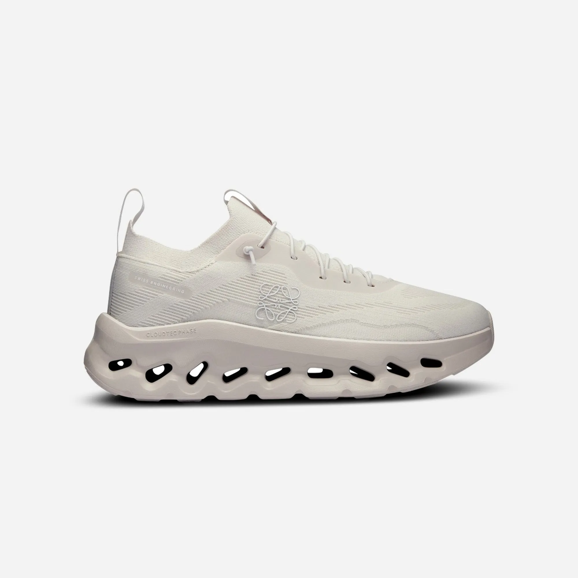 On Running Cloudtilt Loewe Sand
