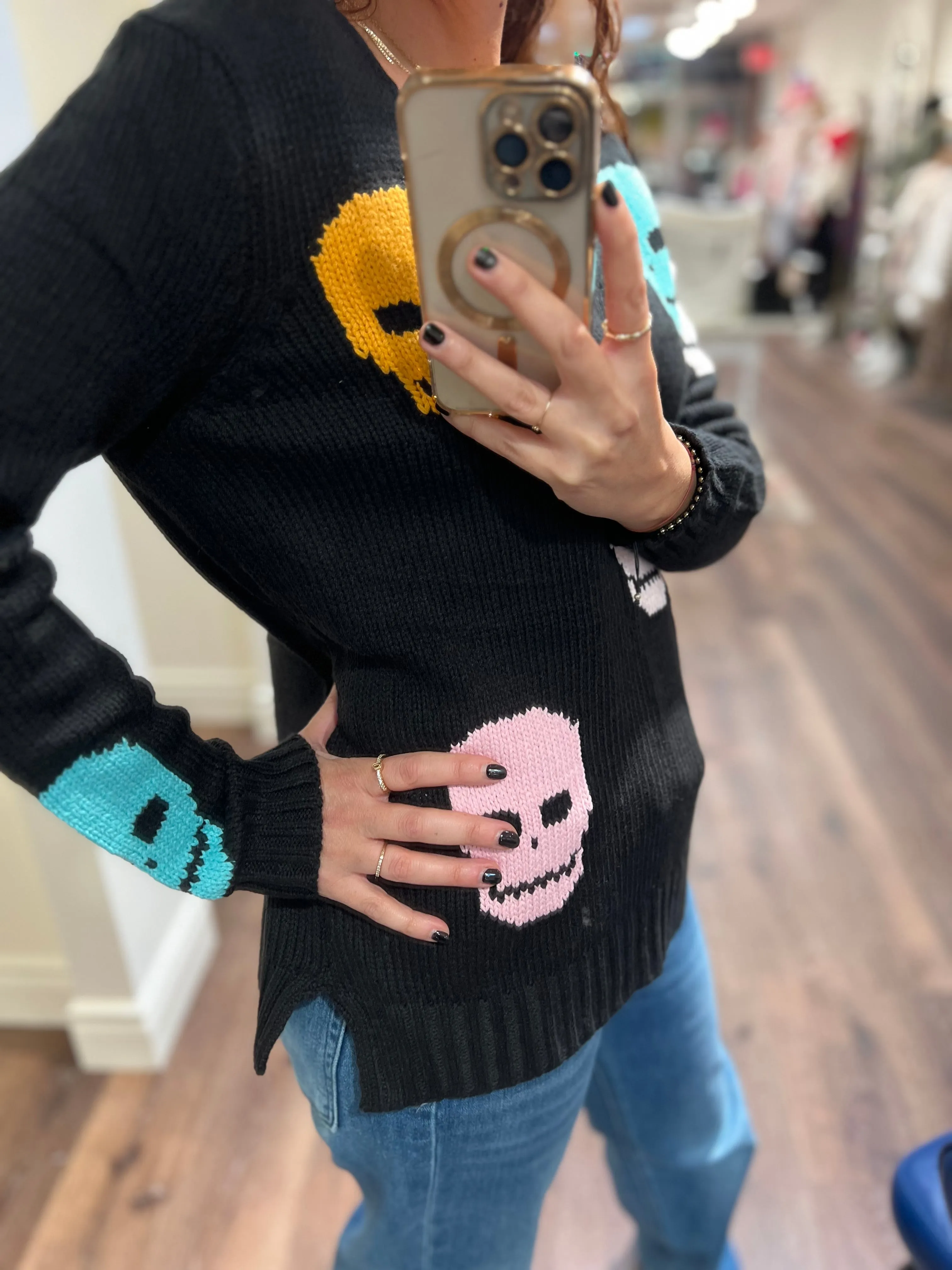 PASTEL SKULLS BLK SWEATER MIRACLE